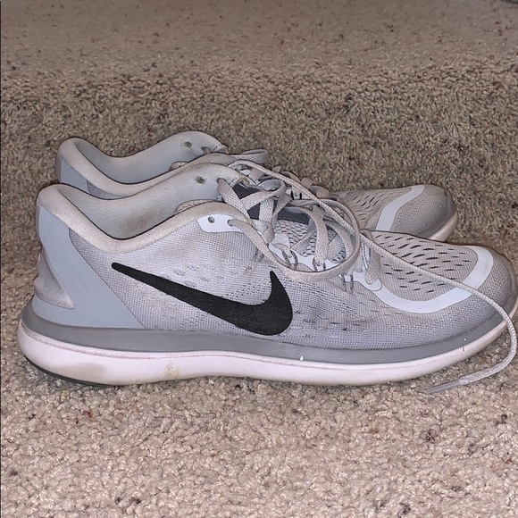 Nike Flex Running Shoe - Picture 1 of 4